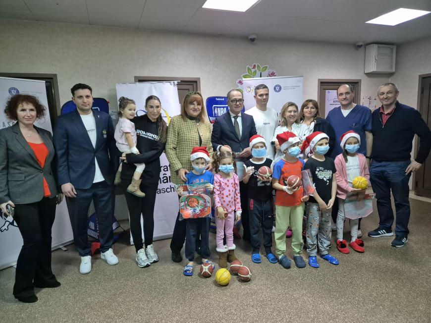 Baschetul, loc de alinare pentru copiii internați la Spitalul 