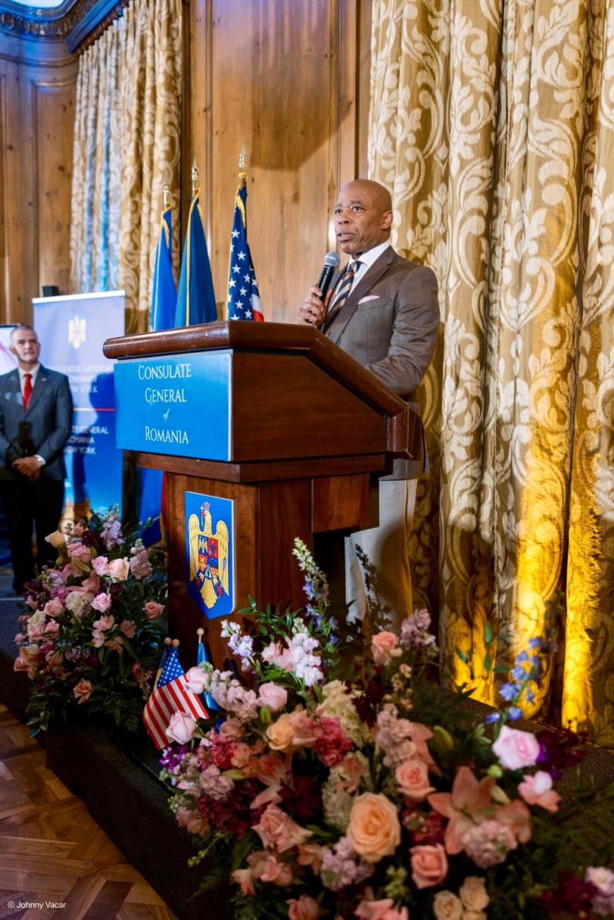 Primarul din New York a participat la recepția organizată de Consulatul General al României cu ocazia Zilei Naționale