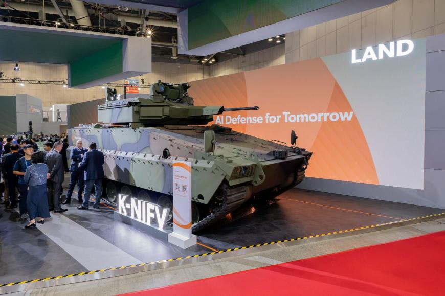 Mașină de luptă a infanteriei de tip Redback. Photo source: Hawnah Aerospace