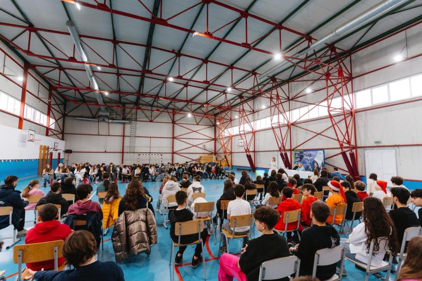 Fundația Tinmar — „Educație pentru viitor”: 413 burse pentru elevii din Sectorul 3, București