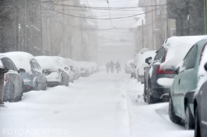 Vreme severă la începutul anului 2026: ninsoare, polei, vânt puternic și viscol. Sursa foto: Agerpres