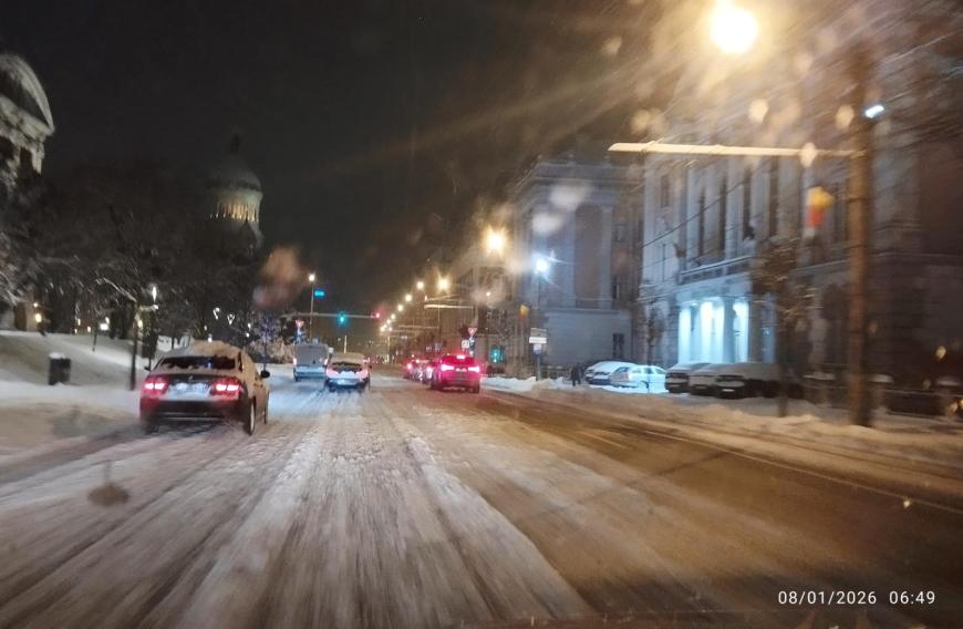 Foto - Ninsoare peste promisiuni: Clujul, blocat în trafic la primele ore ale dimineții din cauza controverselor cu deszăpezirea