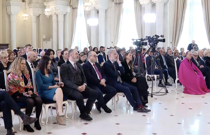 Marius Lazurcă, alături de Oana Țoiu/ captură video