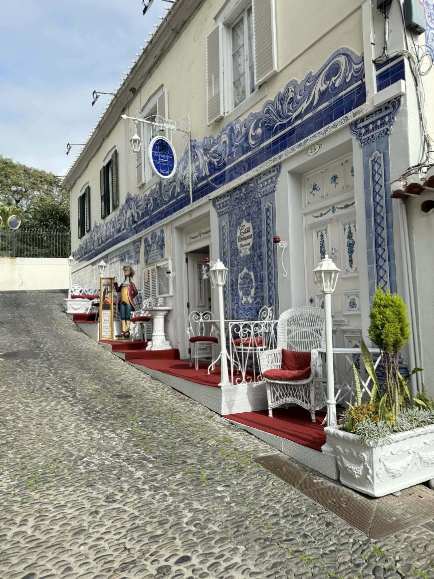 O destinație europeană iubită de români mărește taxele pentru turiști cu 50%