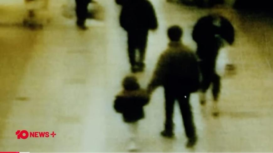 Copiii care au îngrozit Marea Britanie. La doar 10 ani au răpit, torturat și ucis un băiat de 2 ani. Ce pedeapsă au primit - Galeri foto