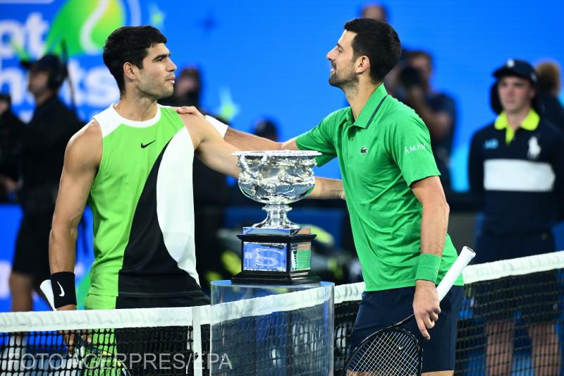 Spaniolul Carlos Alcaraz (S) și sârbul Novak Djokovic (D), finaliștii AO 2026. Sursa foto: Agerpres