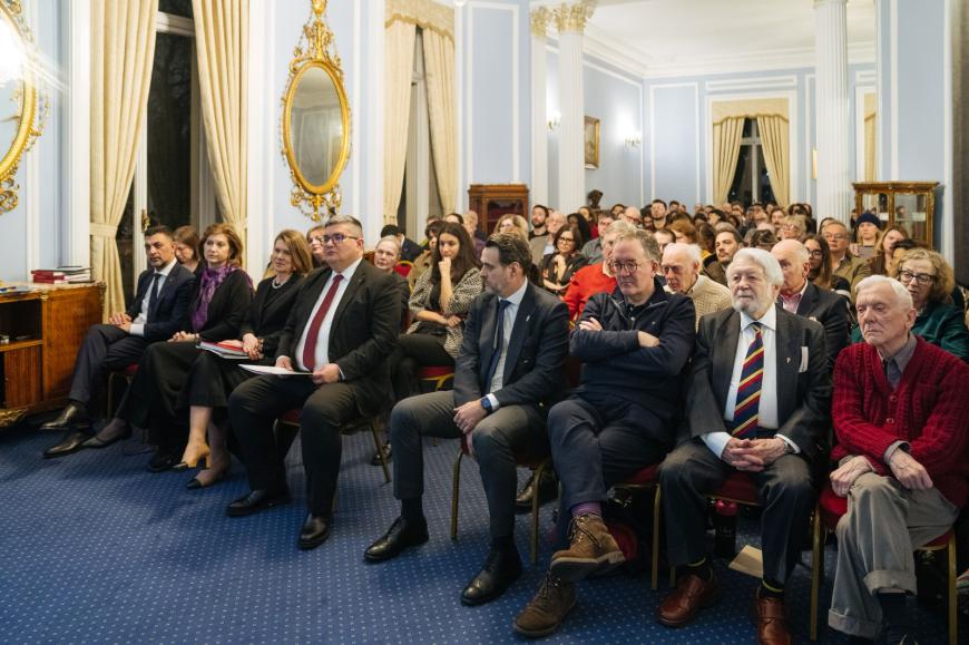 Bill Gates și Jeffrey Epstein discutau în 2017 despre o „simulare pandemică”. Foto: ICR Londra