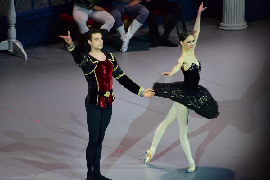 Premieră la Sala Palatului. Ucraineanca Ganna Muromtseva în Lacul Lebedelor (Recenzie)