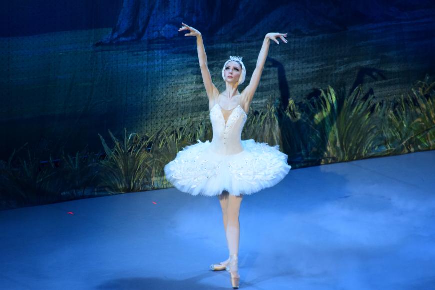 Premieră la Sala Palatului. Ucraineanca Ganna Muromtseva în Lacul Lebedelor (Recenzie)