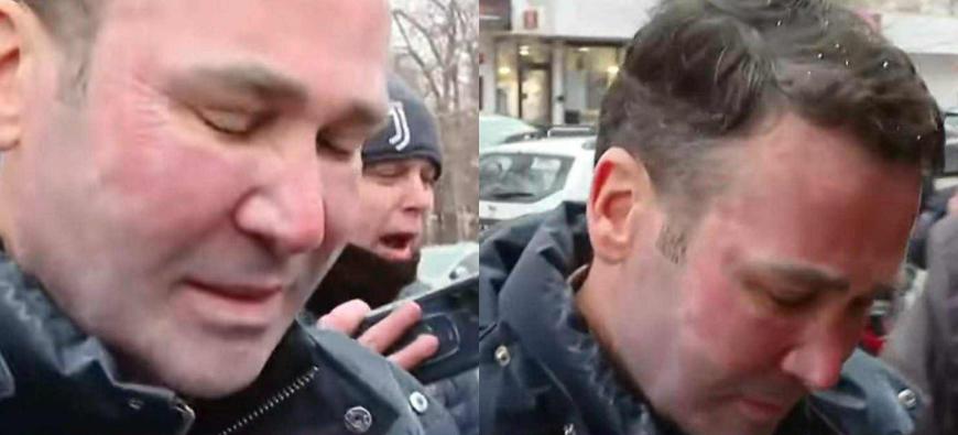 Robert Negoiță semnează controlul judiciar, 9 februarie 2026. Le cere jurnaliștilor să nu îl filmeze, după ce a avut „un tratament la față. Sursa foto: Captură video Digi24