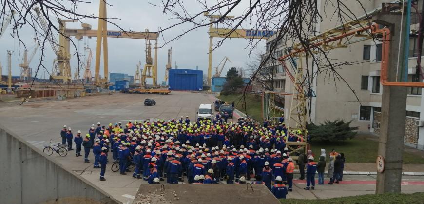 Protest spontan al angajaților de la Șantierul Naval Mangalia