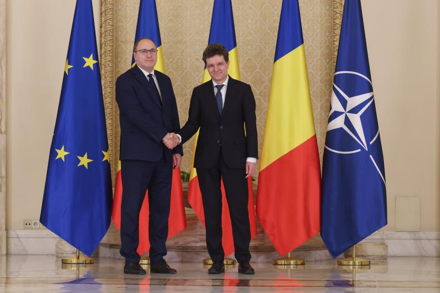 Noul ministru al Educației, Mihai Dimian (s) și președintele României, Nicușor Dan (d). Sursa foto: Inquam Photos / George Călin