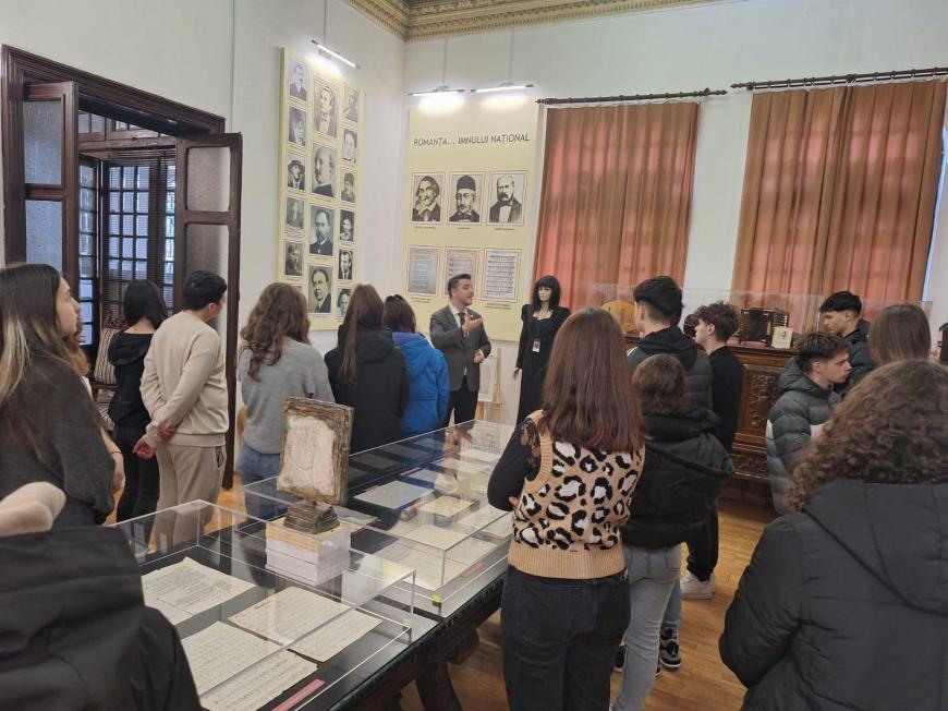 Muzeul „Casa Romanței” din Târgoviște, zeci de mii de tineri vizitatori