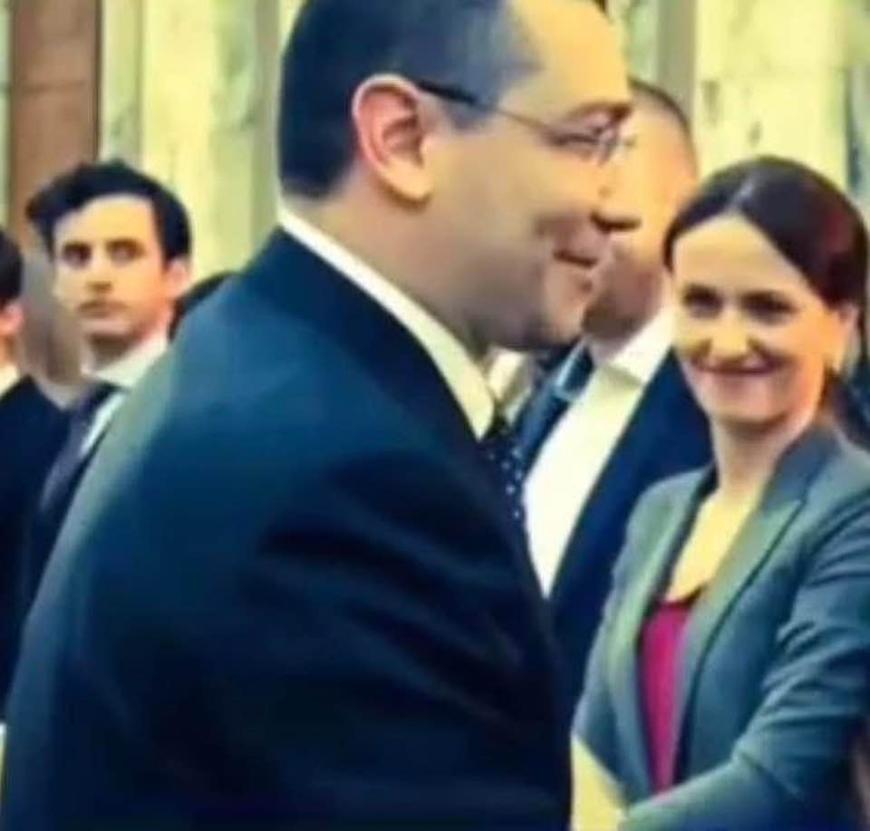 Găsește pe cineva care se uită la tine așa cum se uită Țoiu la Ponta