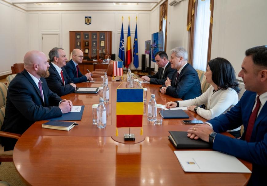 Ministrul Afacerilor Interne, Cătălin Predoiu, şi Darryl Nirenberg, ambasadorul SUA la Bucureşti. Sursa foto: Facebook Cătălin Predoiu