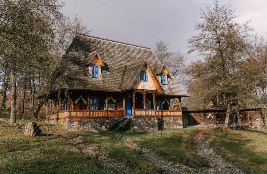 Proprietăți unice în România, scoase la vânzare. Prețul incredibil al unei proprietăți din Maramureș