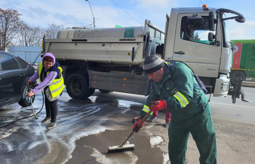 Sectorul 4 introduce un program permanent de curățenie stradală