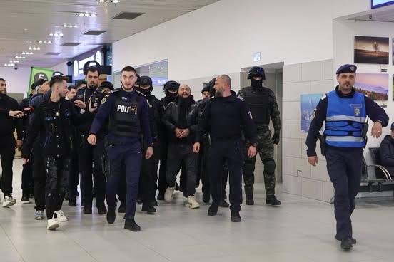 Dani Mocanu, escortat. Sursa foto: Inquam Photos / Octav Ganea
