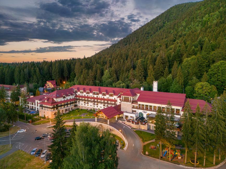 Paștele devine prilej de minivacanță. Ana Hotels propune experiențe la mare și la munte pentru sezonul de sărbători