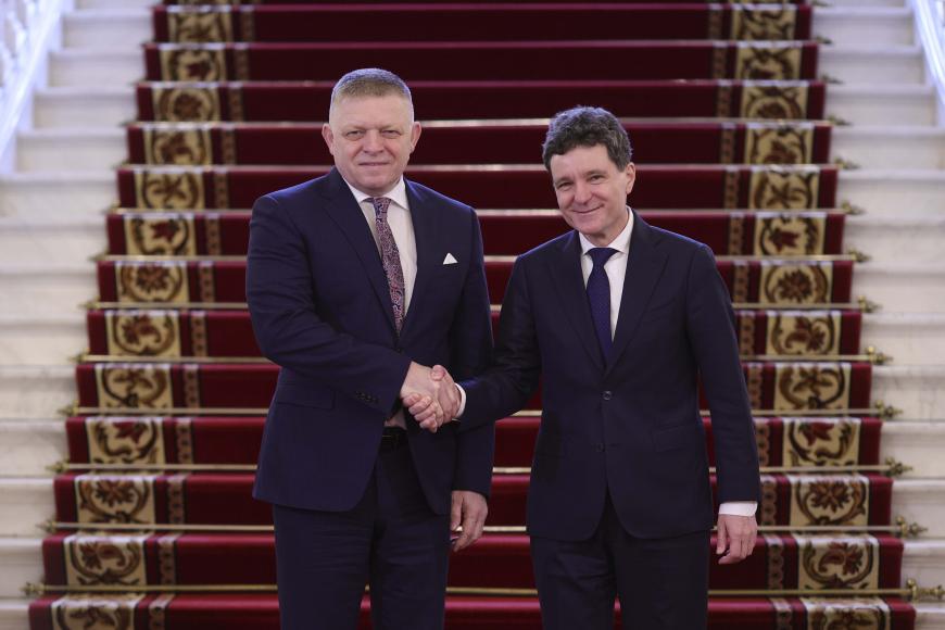 Președintele României Nicușor Dan (d) îl primește pe premierul slovac Robert Fico (s) la Palatul Cotroceni, 27 martie 2026. Sursa foto: Inquam Photos / Octav Ganea