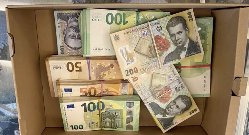 Banii găsiți la șeful ARR/ foto Digi24