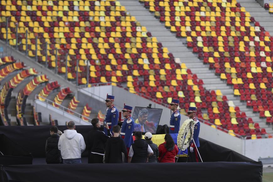 Imaginile de pe Arena Națională, unde a fost depus trupul lui Mircea Lucescu / Foto: Inquam