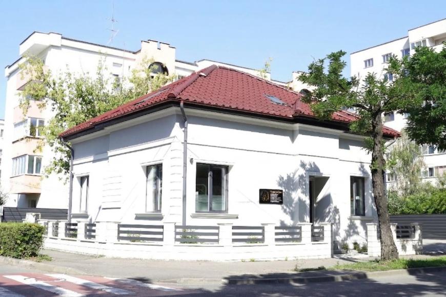 Cât costă un implant dentar în Cluj-Napoca în 2026: prețuri, factori de influență și ce spun specialiștii Dental Chic