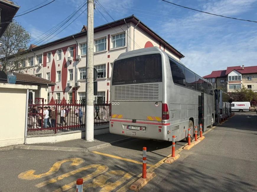 Viitorul prinde rădăcini la Otopeni: Sute de elevi au transformat o zi de voluntariat într-o lecție vie de ecologie plantând copaci FOTO și VIDEO