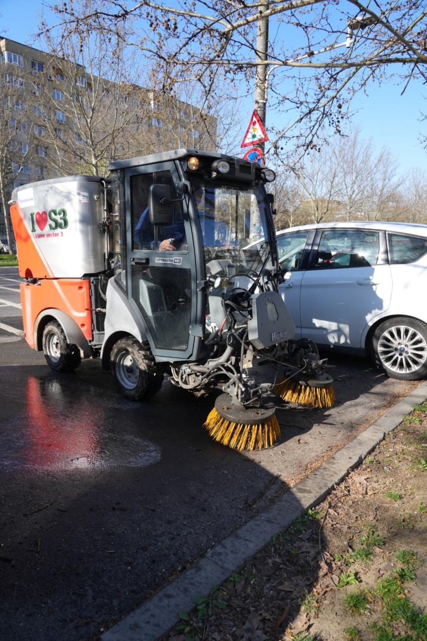 Un program lunar pentru spălarea parcărilor. Sectorul 3, singurul din București cu un astfel de sistem