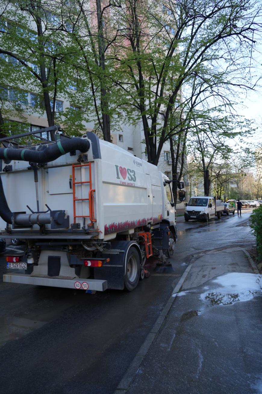 Un program lunar pentru spălarea parcărilor. Sectorul 3, singurul din București cu un astfel de sistem