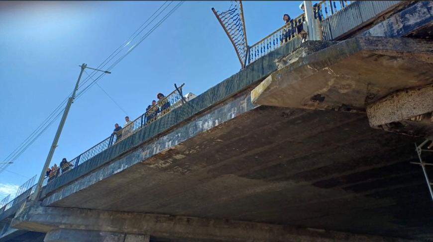 Accident grav în Iași: O mașină a căzut de pe Pasarela Bucium