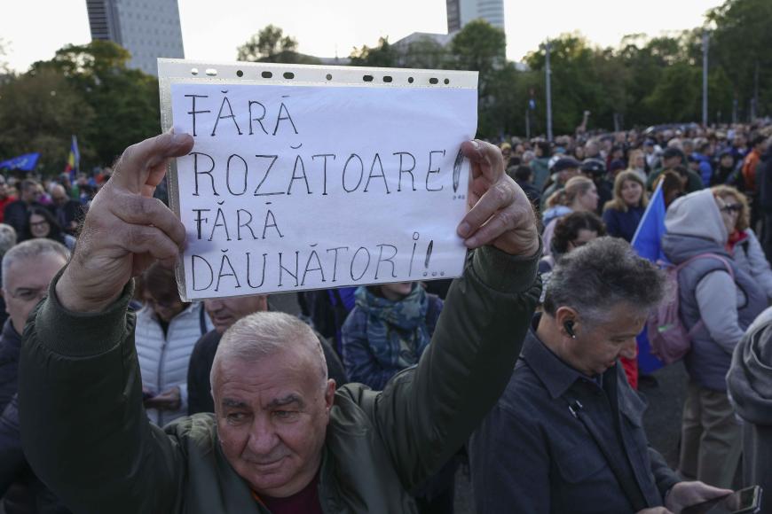 Update: Reacţia premierului / Miting de susţinere pentru Ilie Bolojan în Piaţa Victoriei
