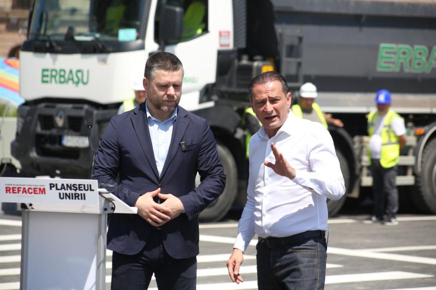Prima etapă de refacere a Planșeului Unirii, din zona Hanului lui Manuc, s-a încheiat. În zilele următoare, se reia circulația dinspre strada Halelor spre Splaiul Independenței