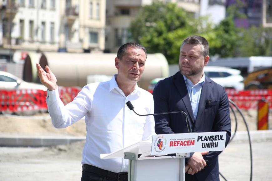 Prima etapă de refacere a Planșeului Unirii, din zona Hanului lui Manuc, s-a încheiat. În zilele următoare, se reia circulația dinspre strada Halelor spre Splaiul Independenței