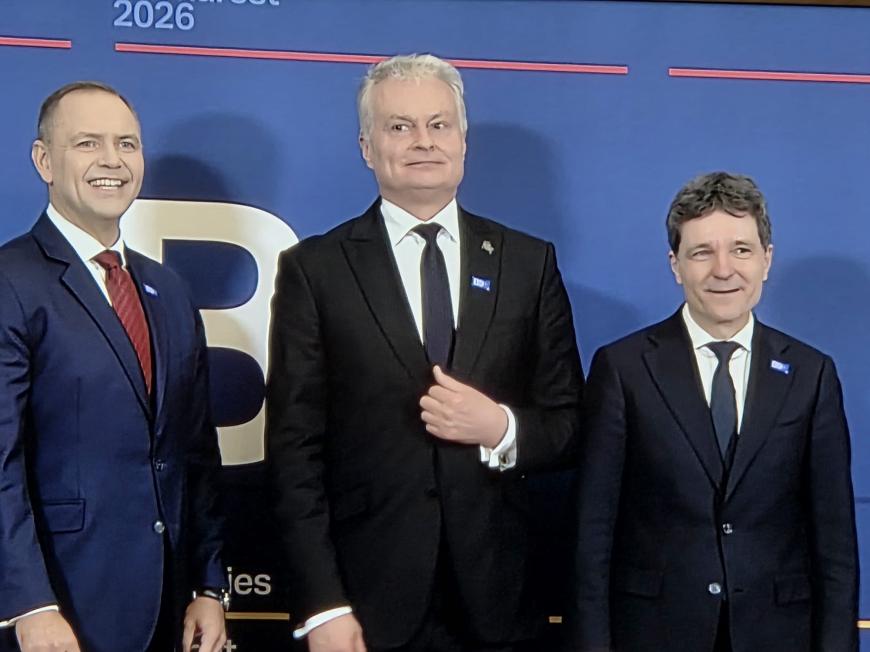 Summitul B9, ce nu se vede la TV: Trimișii speciali ai DC News, Florin Răvdan și Vlad Roibu, informațiile momentului de la fața locului / video+foto