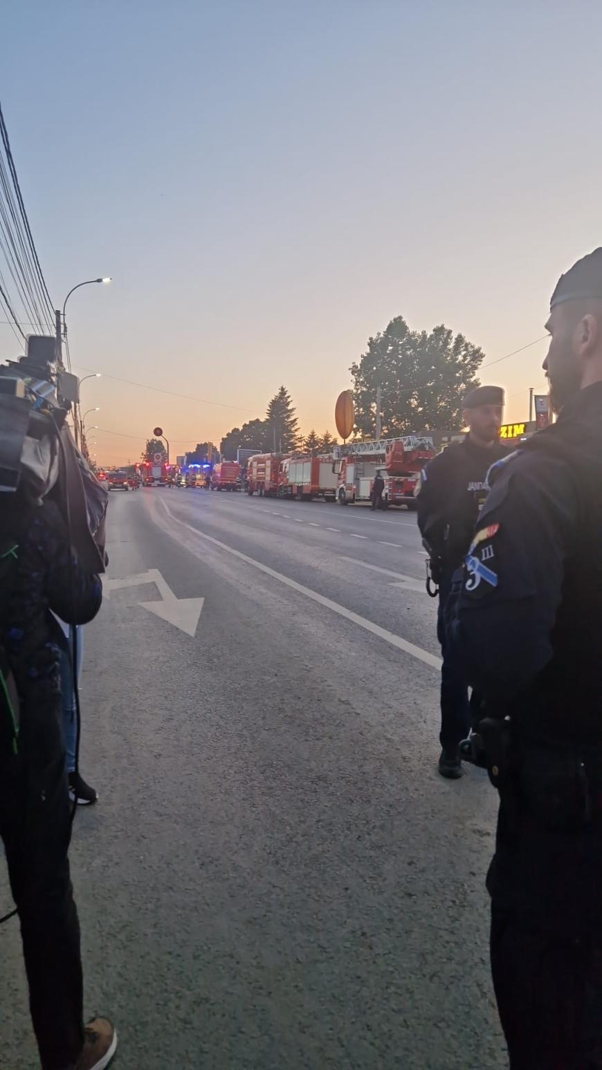 Sunt deja trei victime, printre care pompieri. INCENDIU la un depozit din Bragadiru! / UPDATE