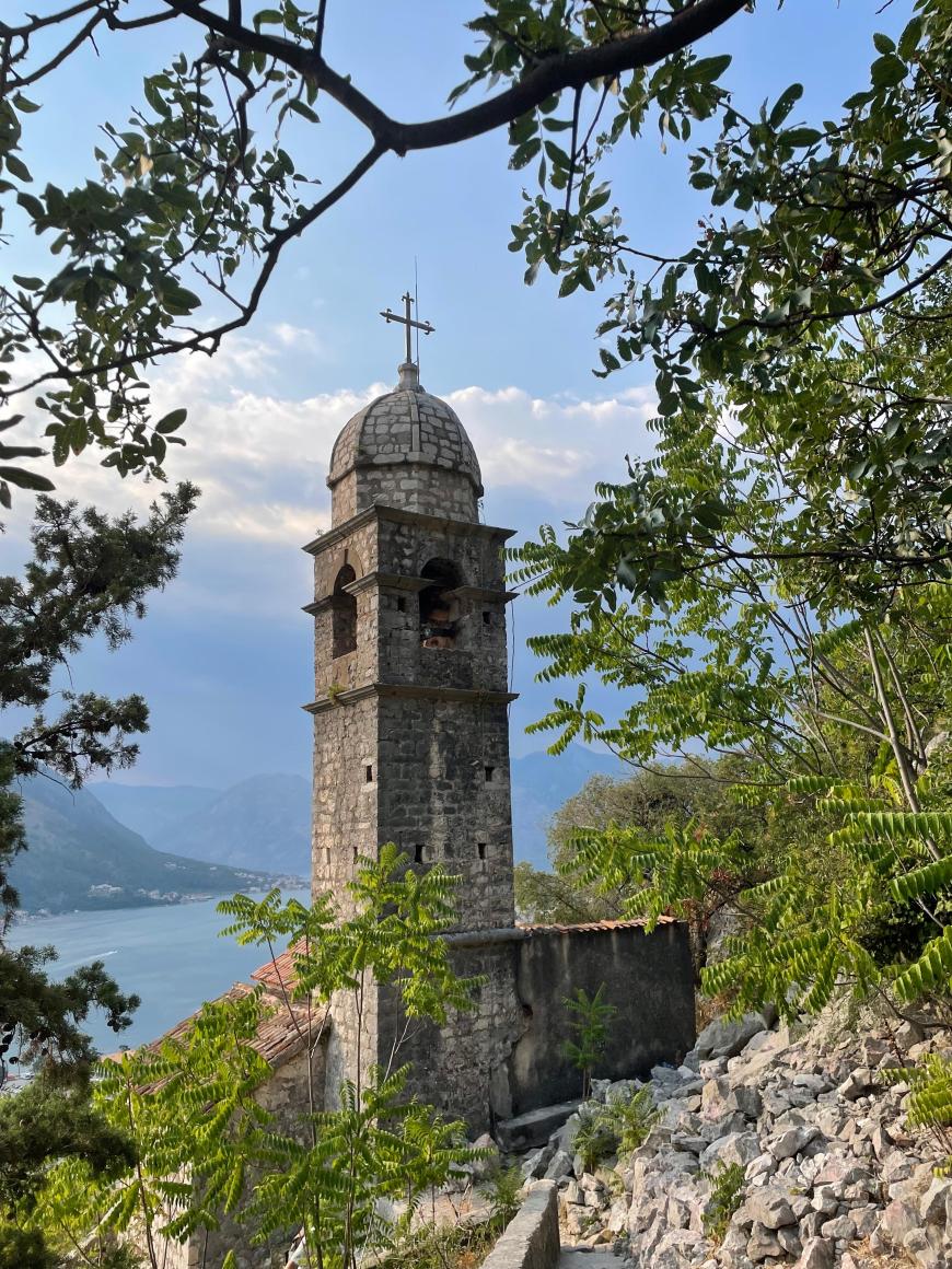 Biserica Maicii Domnului a Remediului situată în orașul vechi Kotor, Muntenegru. Sursa foto: Iulia Horovei