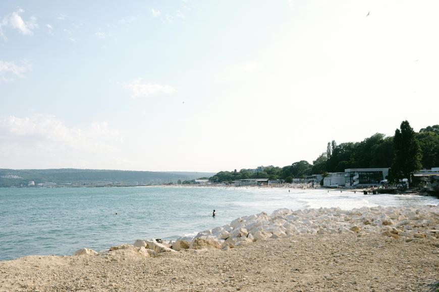 Plajă în Varna, Bulgaria. Sursa foto: Pexels