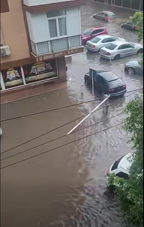Primeşti RO-Alert în caz de furtună? Iată ce trebuie să faci 