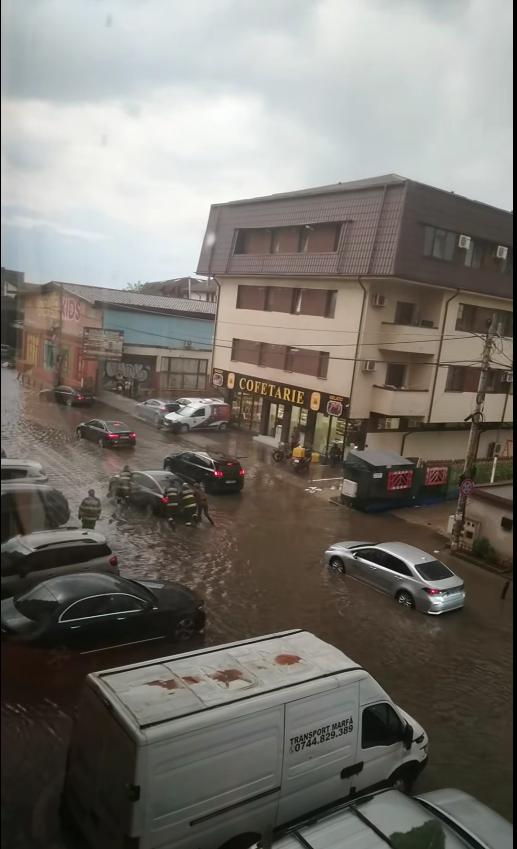 Primeşti RO-Alert în caz de furtună? Iată ce trebuie să faci 