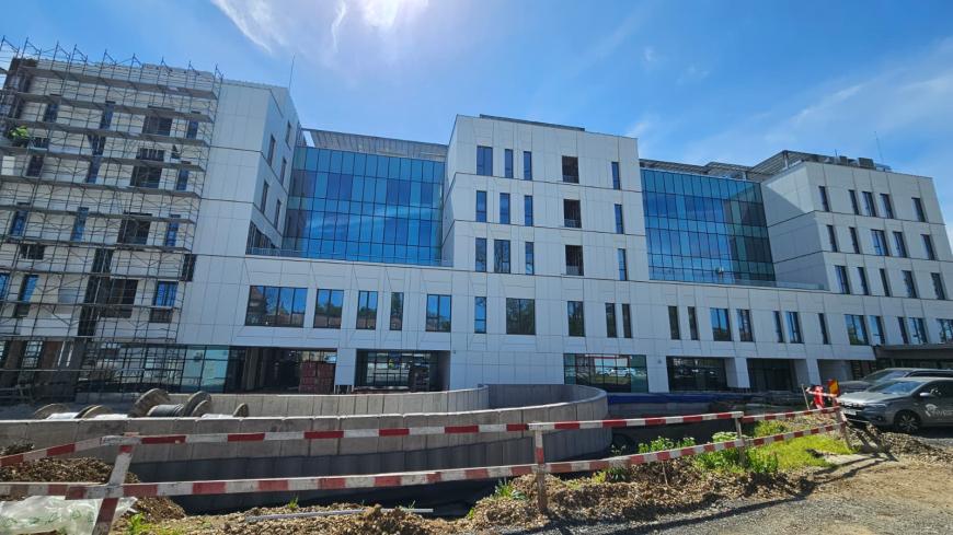 Sectorul 4 reia și accelerează lucrările la noul Centru de Diagnostic, Tratament și Cercetare a Tuberculozei. Constructorul a intrat în faza finisajelor interioare