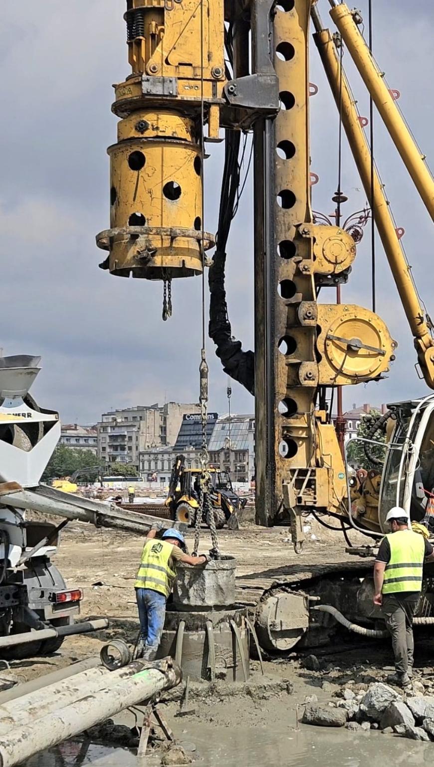 Lucrările de refacere a Planșeului Unirii intră în ultima etapă de execuție. Circulația rutieră, restricționată parțial în perioada verii