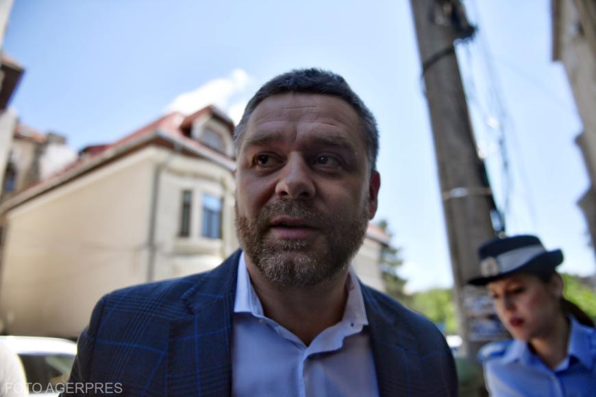Primarul general al Capitalei, Ciprian Ciucu, ajunge la sediul Direcției Nationale Anticoruptțe, unde a fost citat pentru audieri într-un dosar de corupție. Sursa foto: Agerpres
