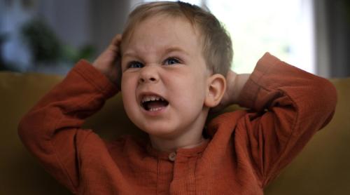 10 reguli de parenting de „modă veche” din anii 1980 de care familiile din ziua de azi au nevoie cu adevărat