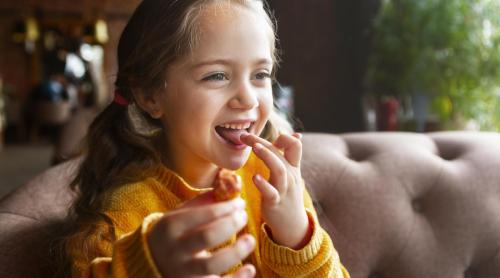 5 nutrienți pe care părinții trebuie să îi adauge obligatoriu în dieta copiilor pentru a i proteja de gripa sezonieră, conform unui nutriționist