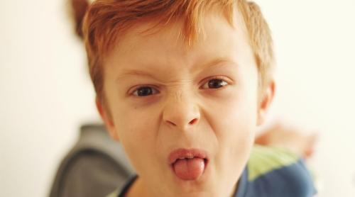 5 semne „enervante” care arată că ai un copil foarte inteligent, potrivit unui expert: „Pot fi confundate cu lipsa de bune maniere sau indisciplină”