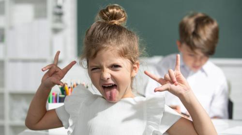 Ai remarcat acest comportament la copilul tău? Deși profesorii nu îl apreciază și îl consideră deranjant, cercetătorii spun că este cel mai clar semn al unei inteligențe peste medie