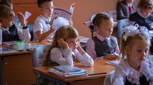 Atenția, aclamată drept noua inteligență. Învățătoare: „Observ de la an la an că se diminuează din ce în ce mai mult. Familiile pot (și ar trebui) să antreneze atenția copiilor lor”