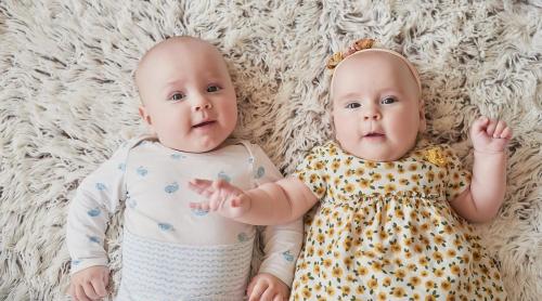 Cele mai originale nume, de băiat și de fată, potrivit inteligenței artificiale. Idei pentru părinții care vor un nume unic și memorabil