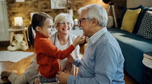 Complimentele pe care un psiholog pentru copii îi imporă pe părinți și bunici să nu le mai spună: „Despre acest aspect se vorbește prea puțin!”